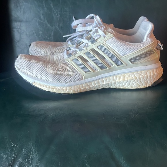 Women’s Adidas EnergyBoost - Picture 4 of 6
